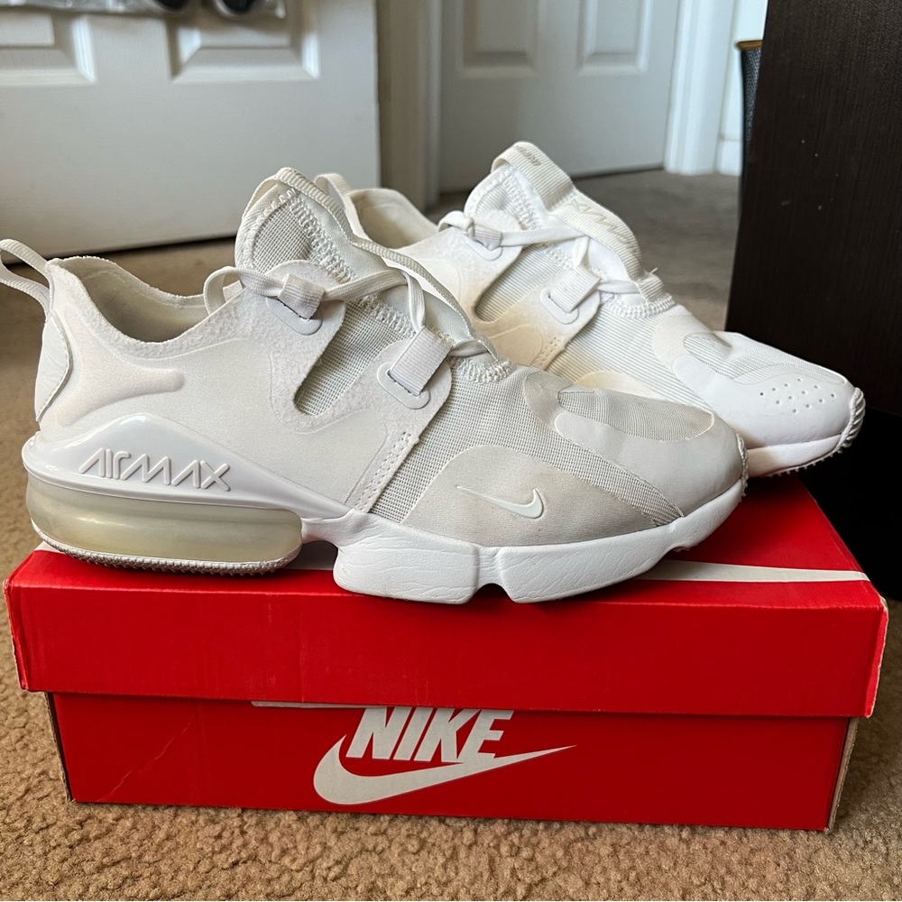 Women’s Nike Air Max Infinity 6.5
